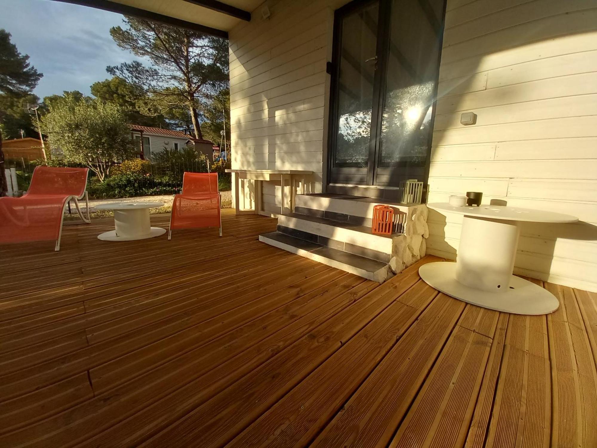 Mobilhome A Deux Pas Du Circuit Du Castellet Avec Terrasse Vue Mer Le Castellet  Esterno foto
